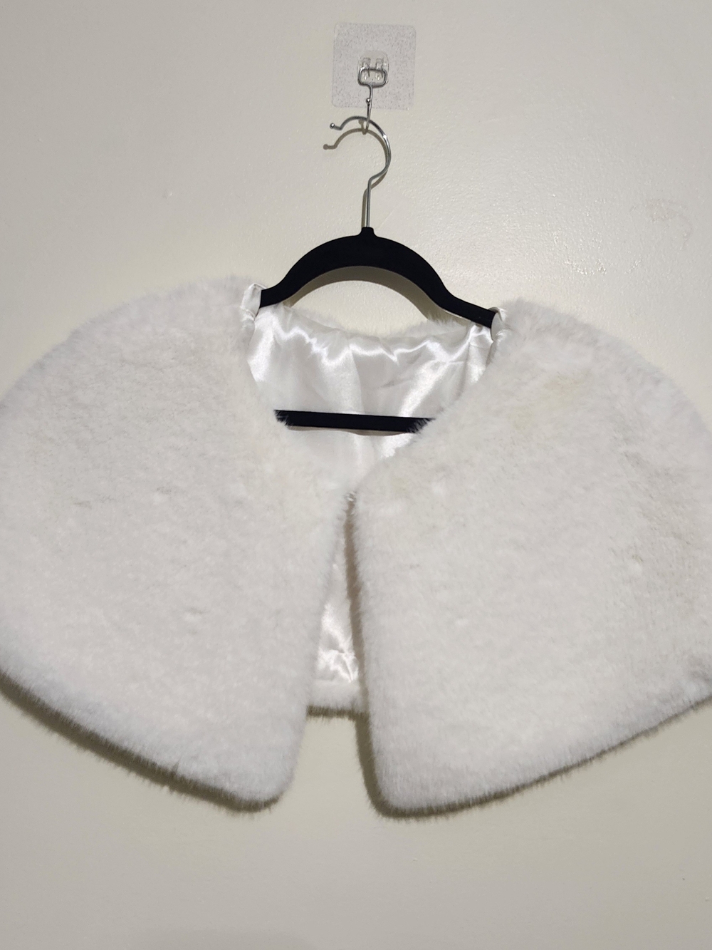 Elegant White Faux Fur Capelet - Women's Evening Cover-Up